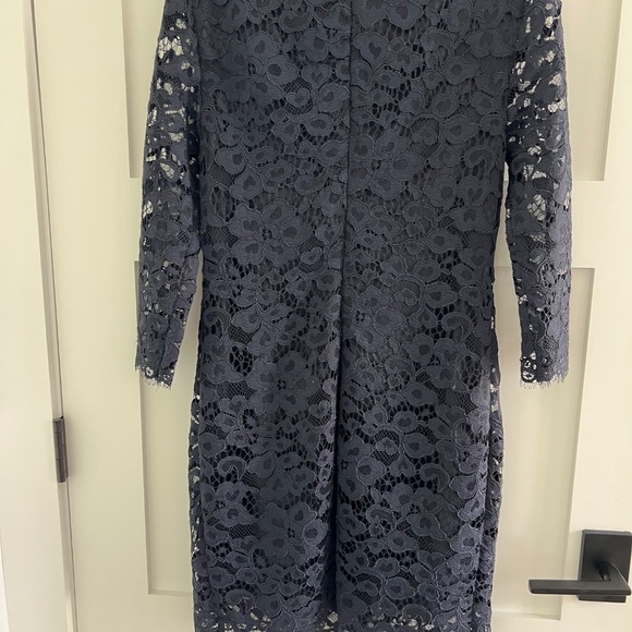 Trina Turk 3/4 Sleeve Lace Sheath Dress Navy Sz 6 - Picture 3 of 4